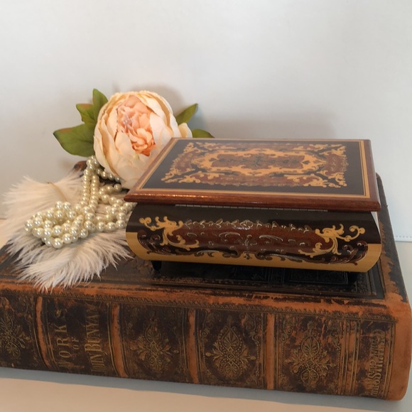 🍭VNTG 🍭Wood Inlay Music/Jewelry/Trinket  box - Picture 8 of 8